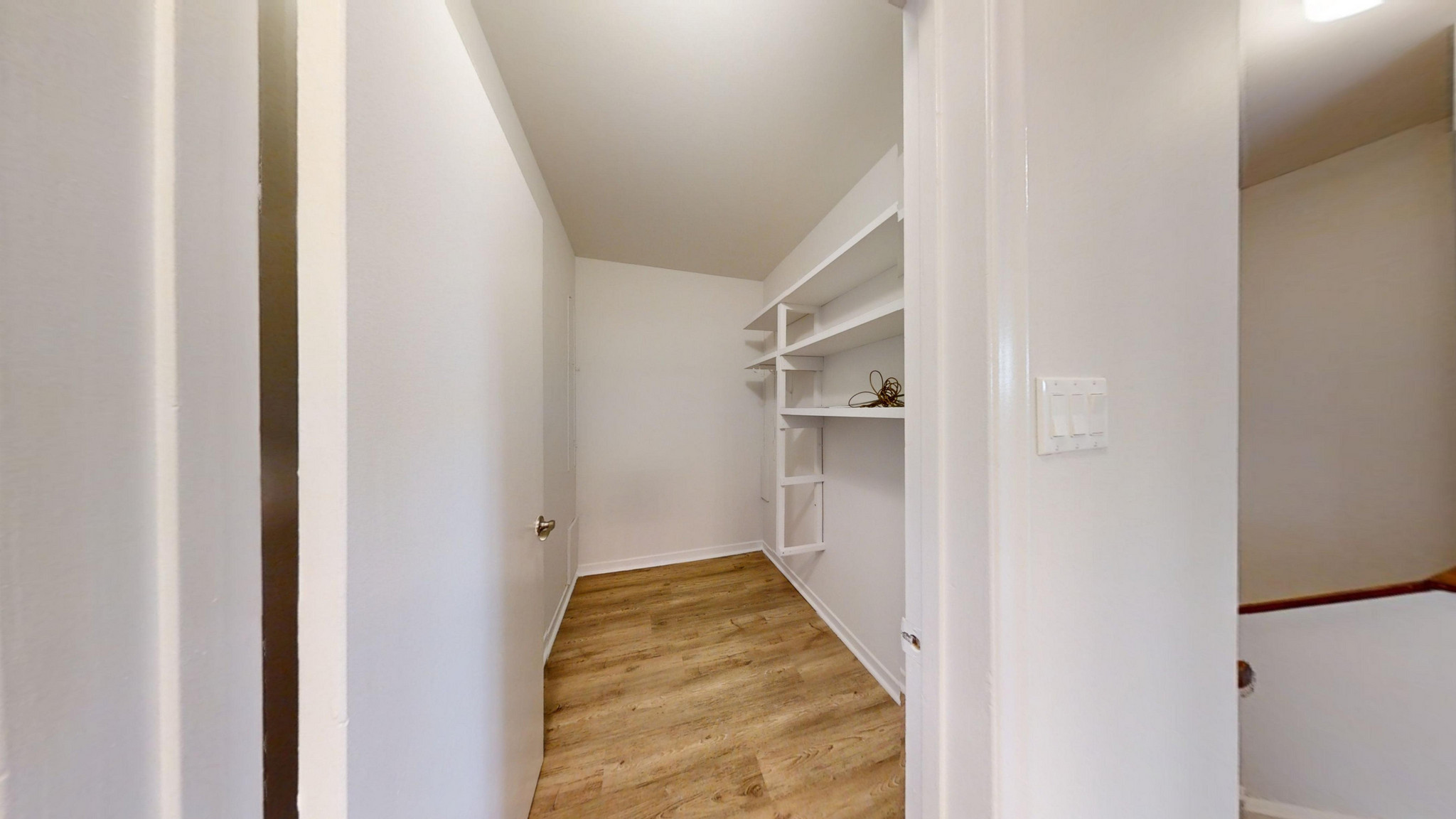 10-20 Bergamot Ave - Photo 7