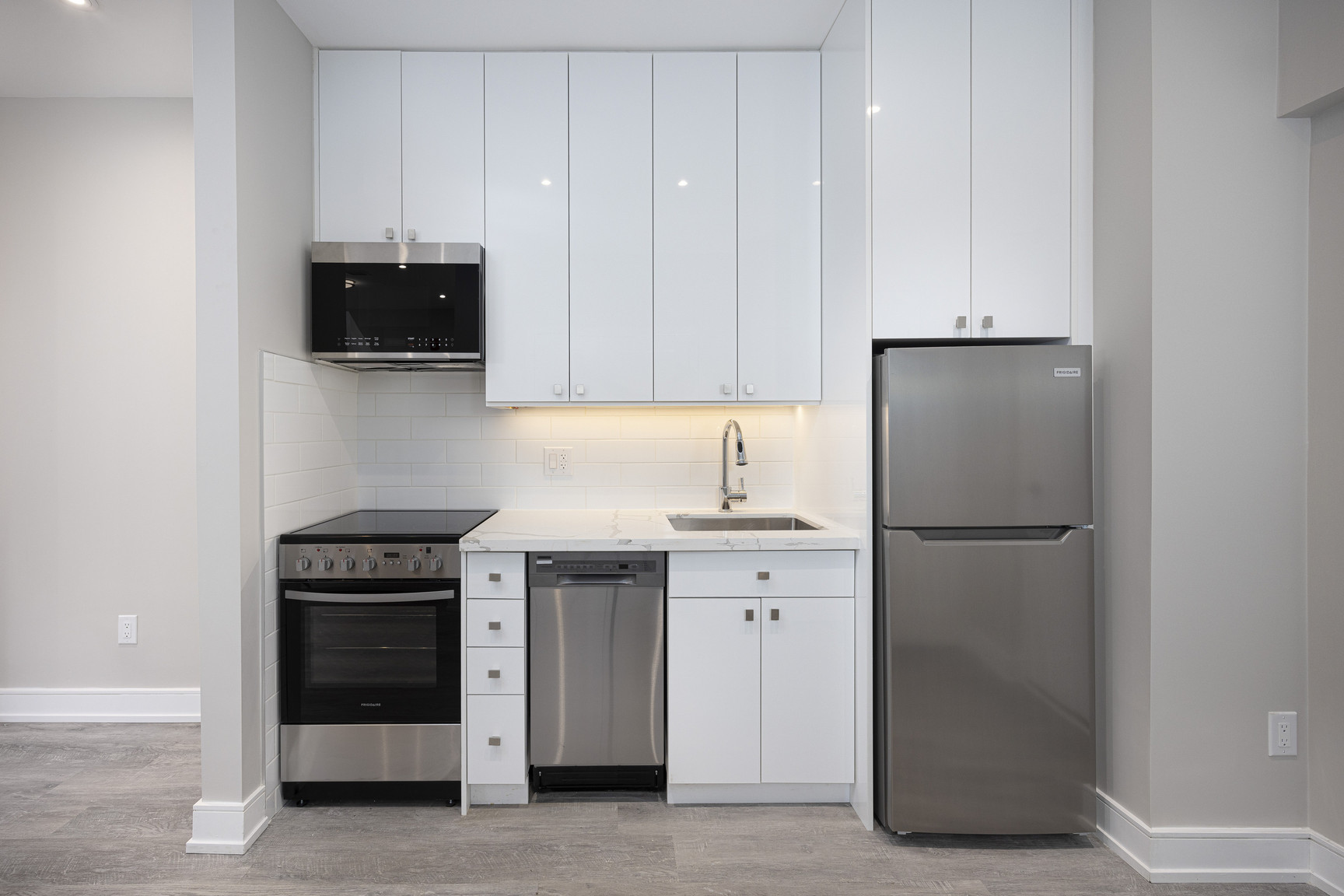 60 Tyndall Ave - Photo 9