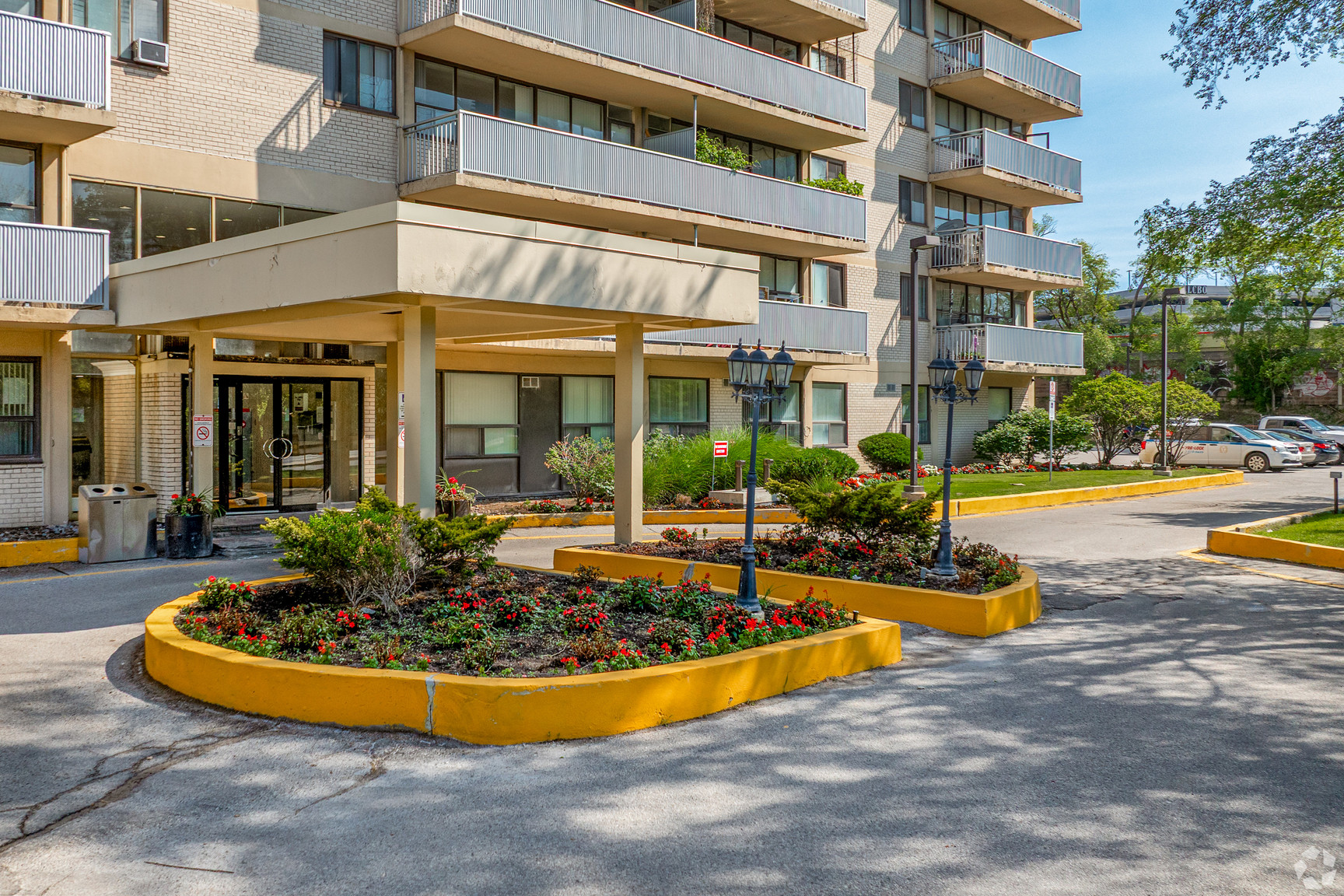 Sunrise Tower Apartments - Photo 9