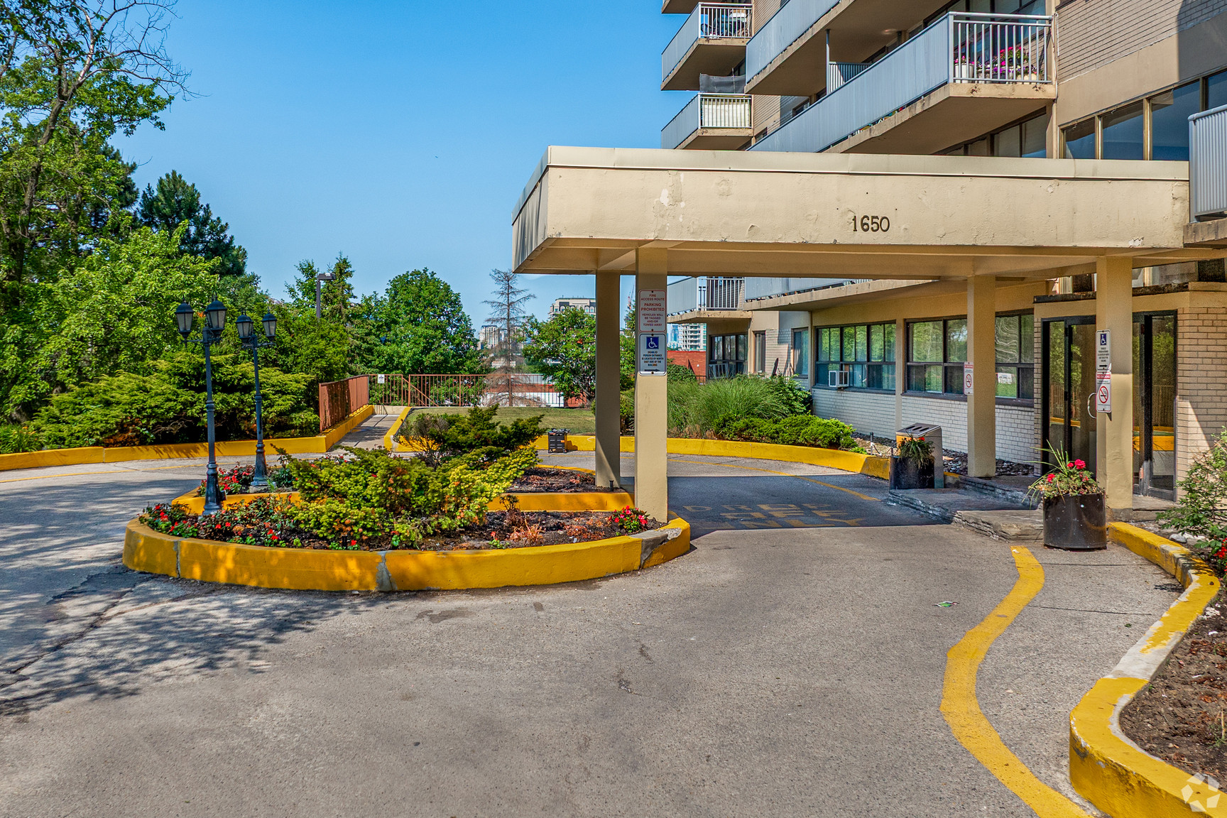 Sunrise Tower Apartments - Photo 8