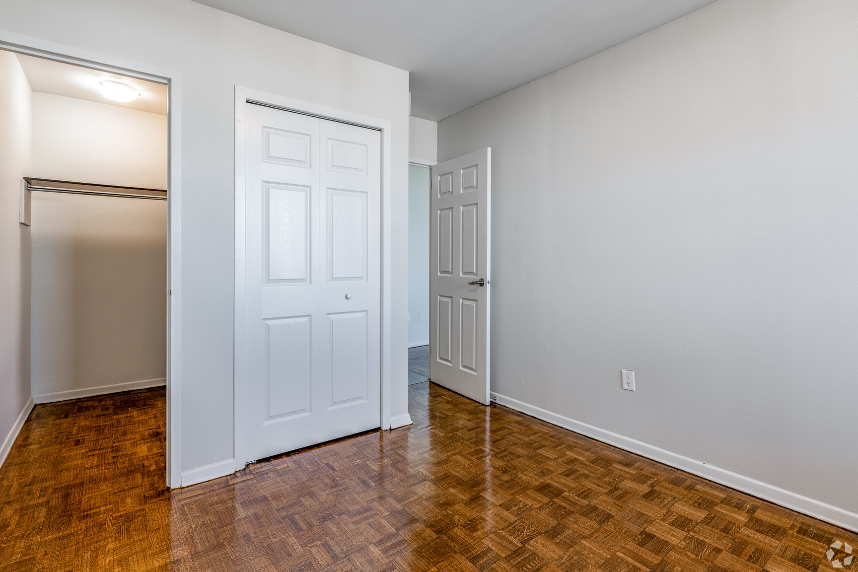 Sunrise Tower Apartments - Photo 3