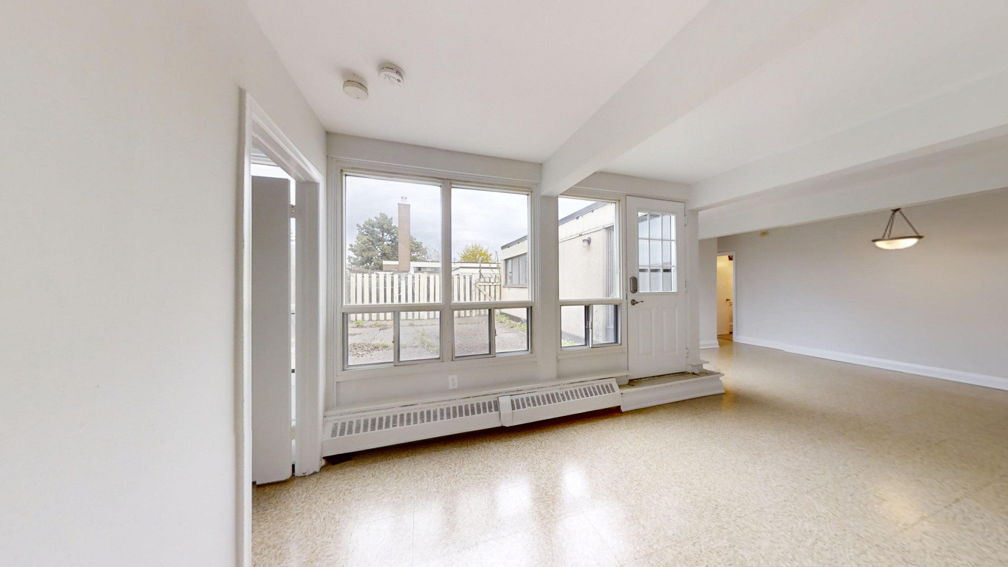 10-20 Bergamot Ave - Photo 11