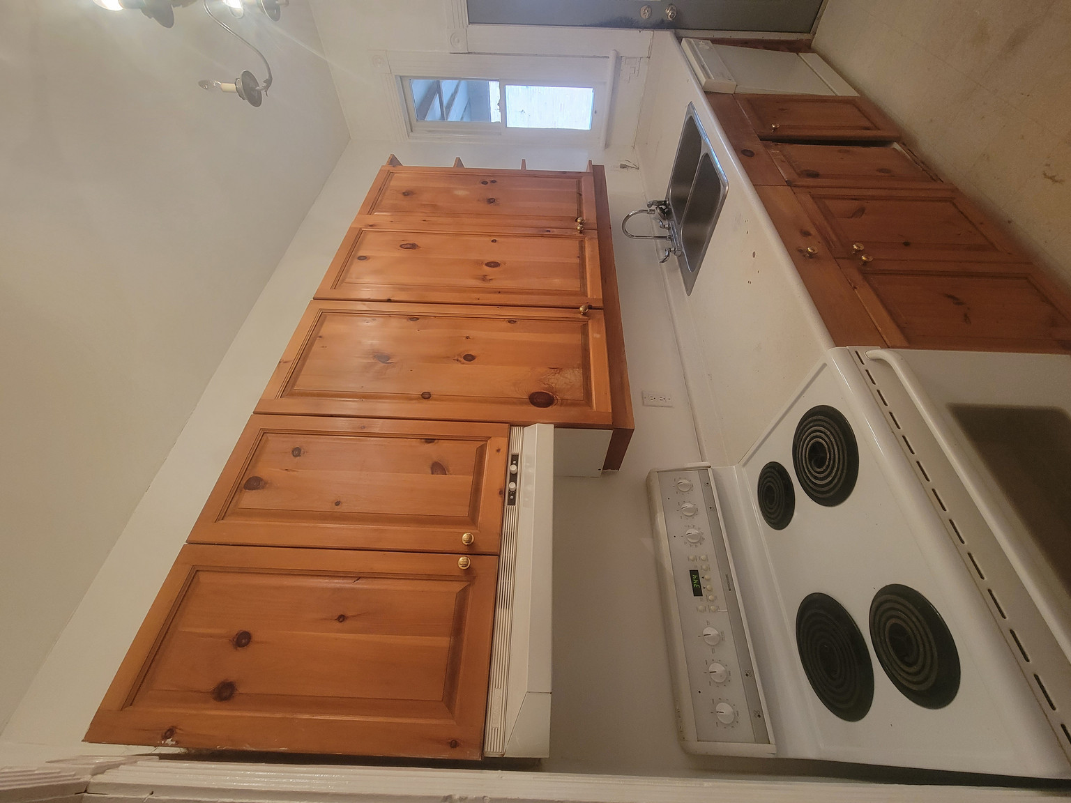 Historical Princess Street Apartments - Photo 13