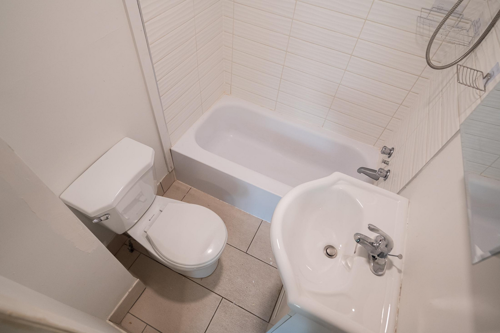 820 Roy Est  - Photo 18