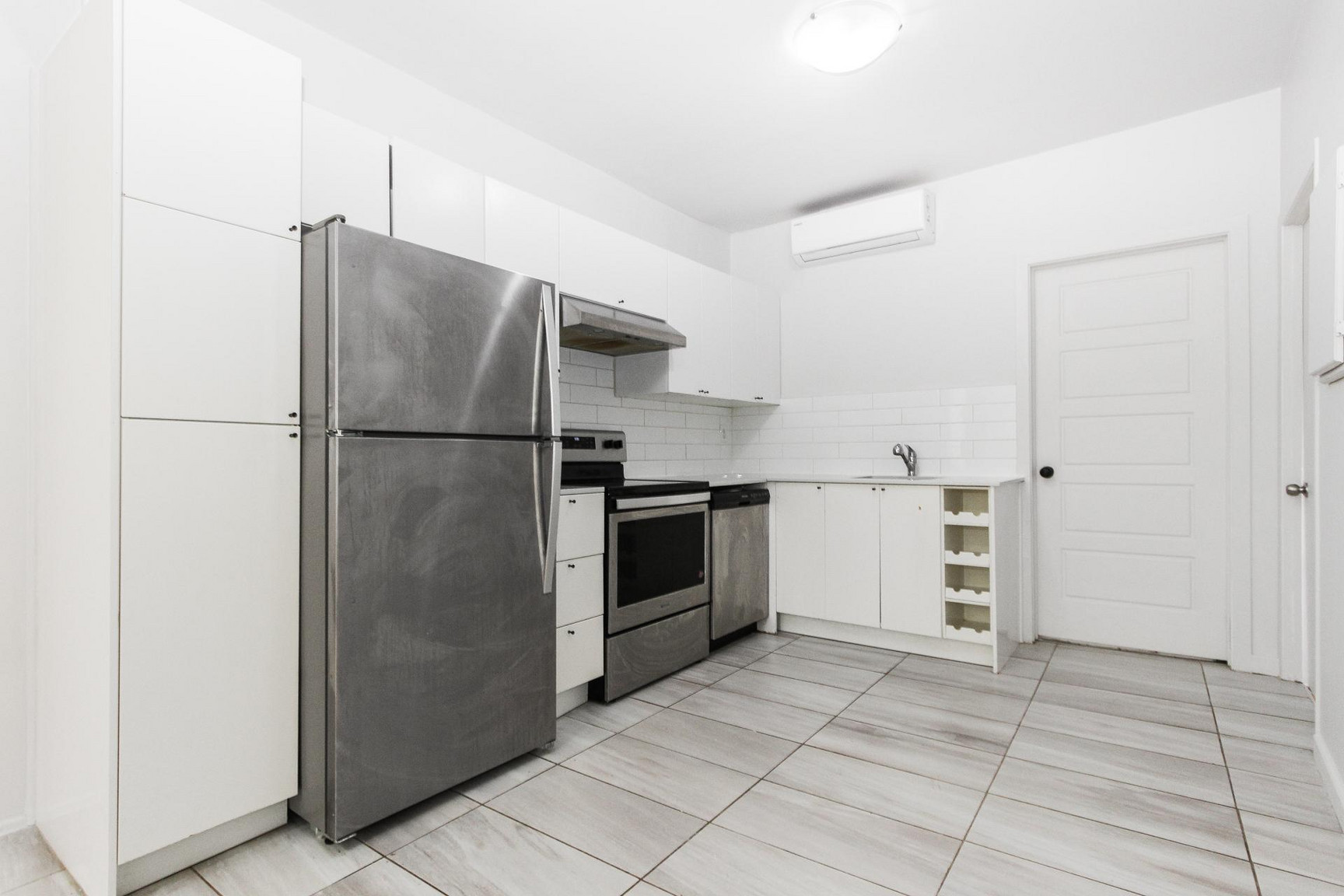 113 Avenue Laurier Est — photo 2