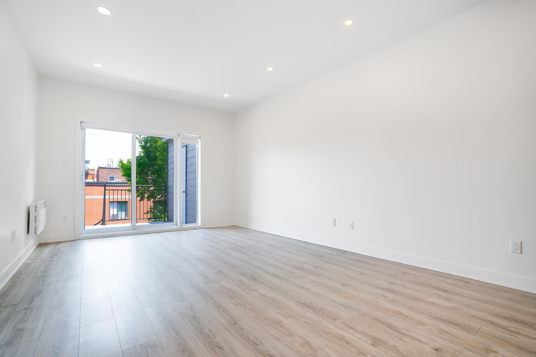 575 Courcelle St - Photo 10