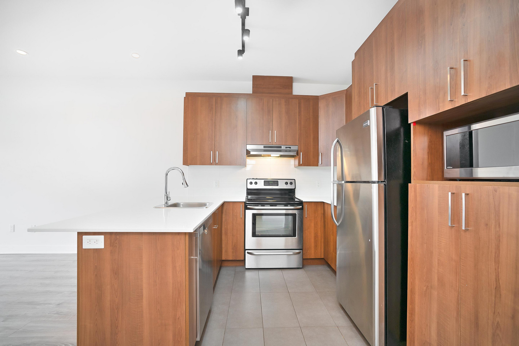 575 Courcelle St - Photo 7
