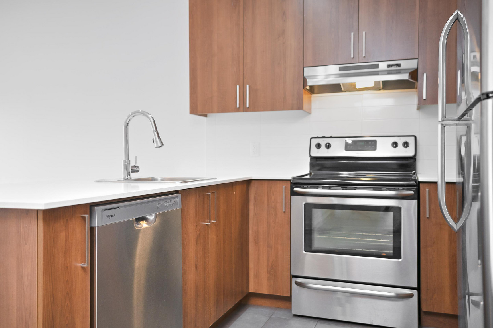 575 Courcelle St - Photo 8