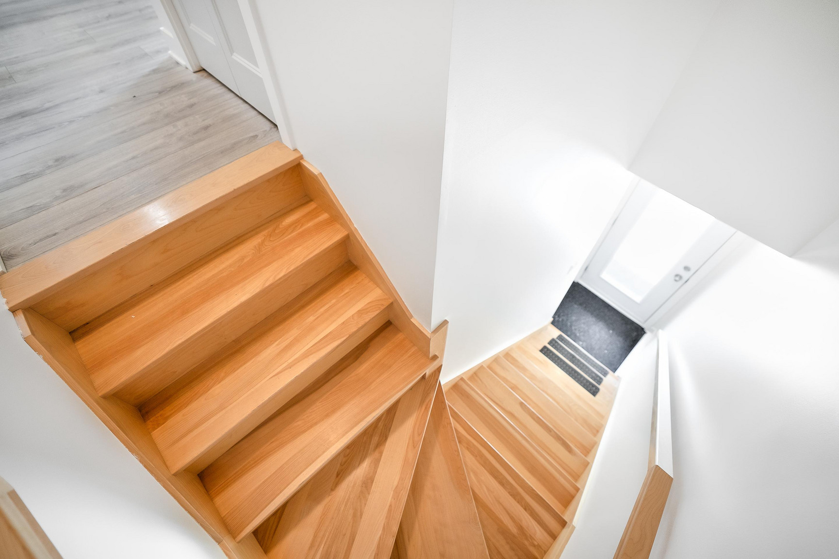 575 Courcelle St - Photo 35