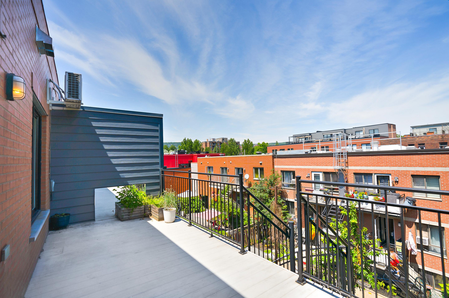 575 Courcelle St - Photo 37