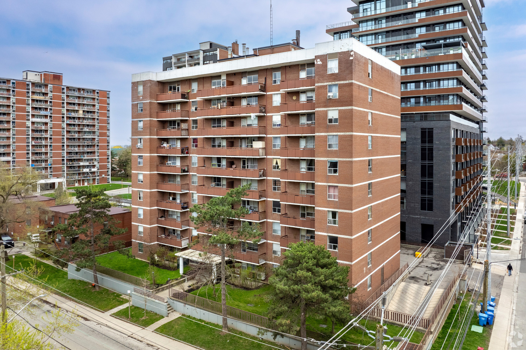 20 Elizabeth Street N - Photo 13