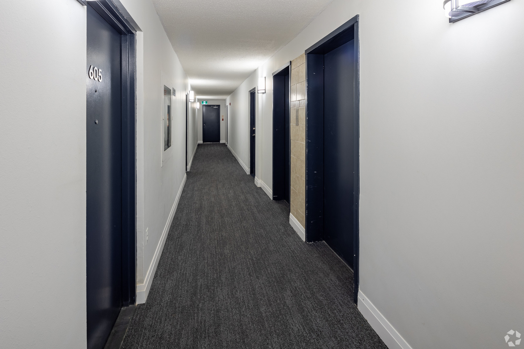 20 Elizabeth Street N - Photo 9