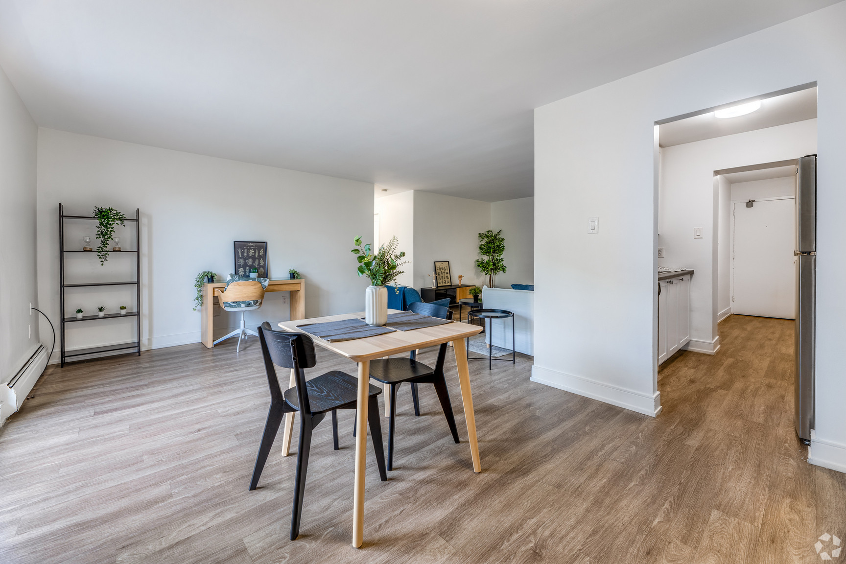 520-560 Mornington Avenue - Photo 3