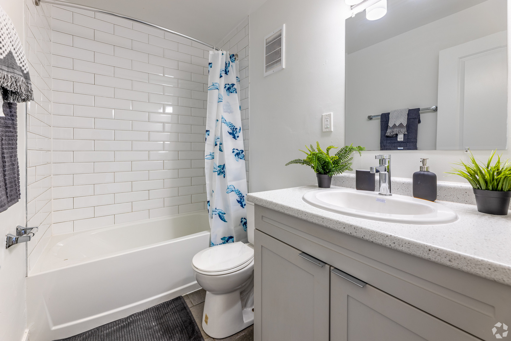 520-560 Mornington Avenue - Photo 7
