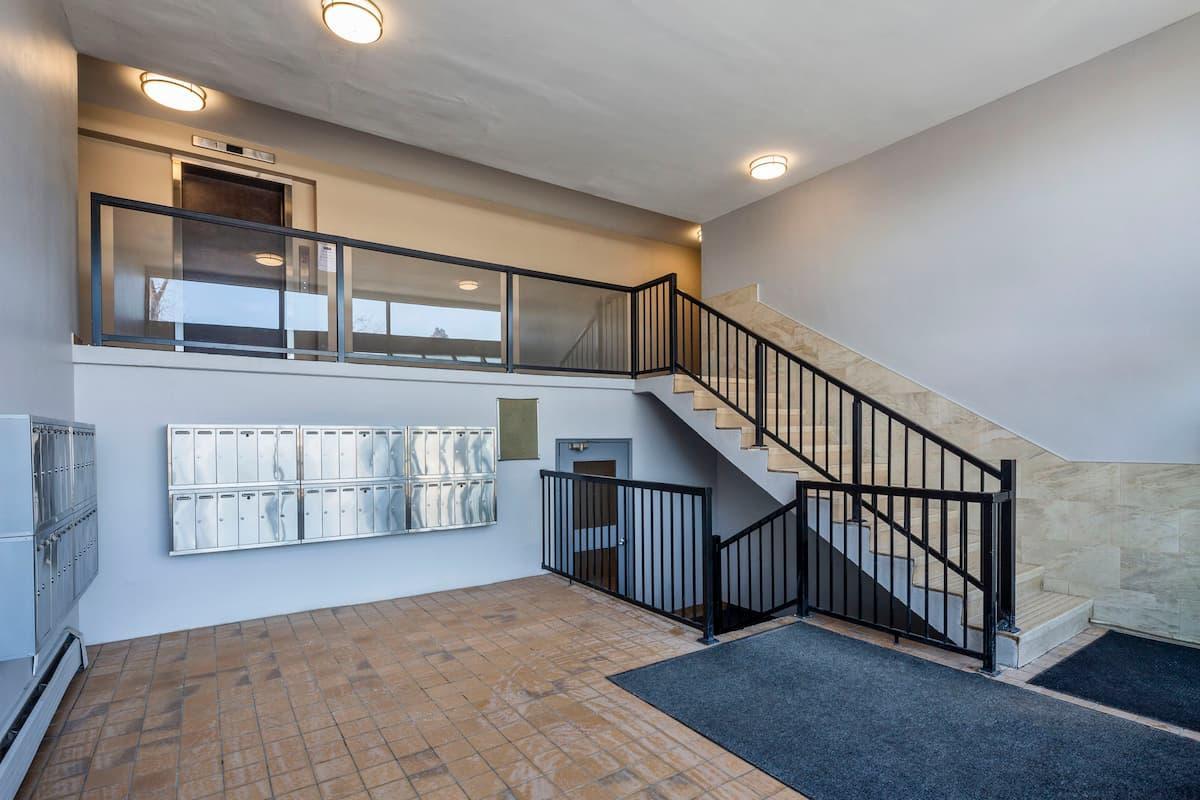 435 Grey Street - Photo 8