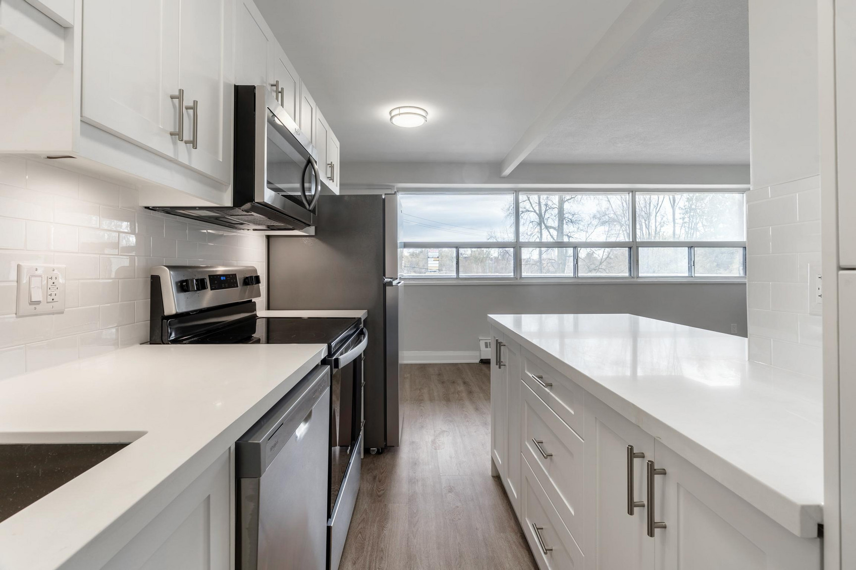 1640 Lawrence Avenue West - Photo 5