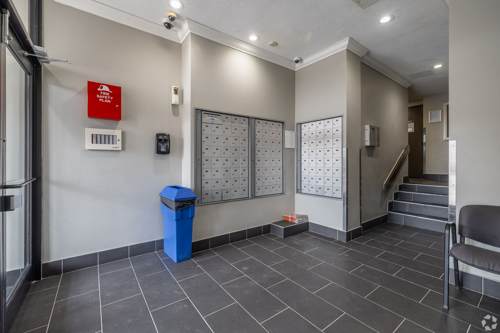 2920 Fairlea Crescent - Photo 10