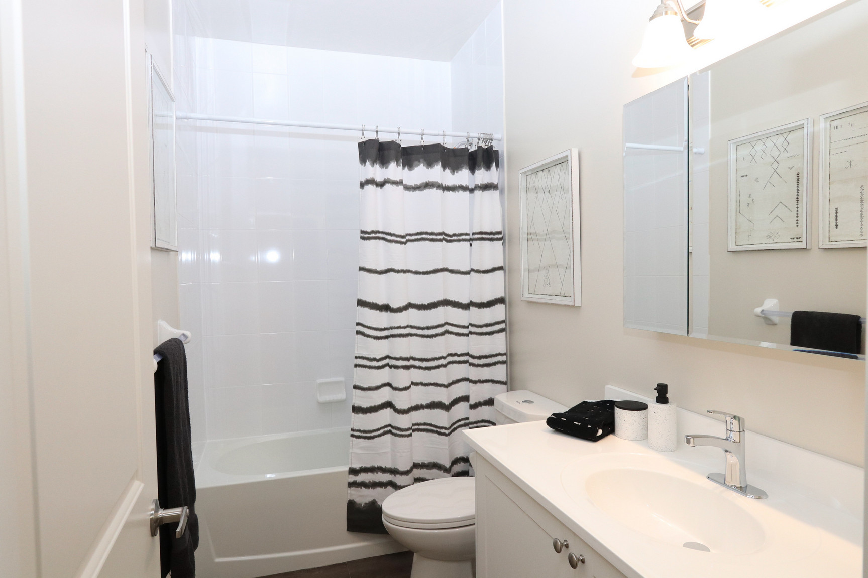 Opus Apartments - Photo 13