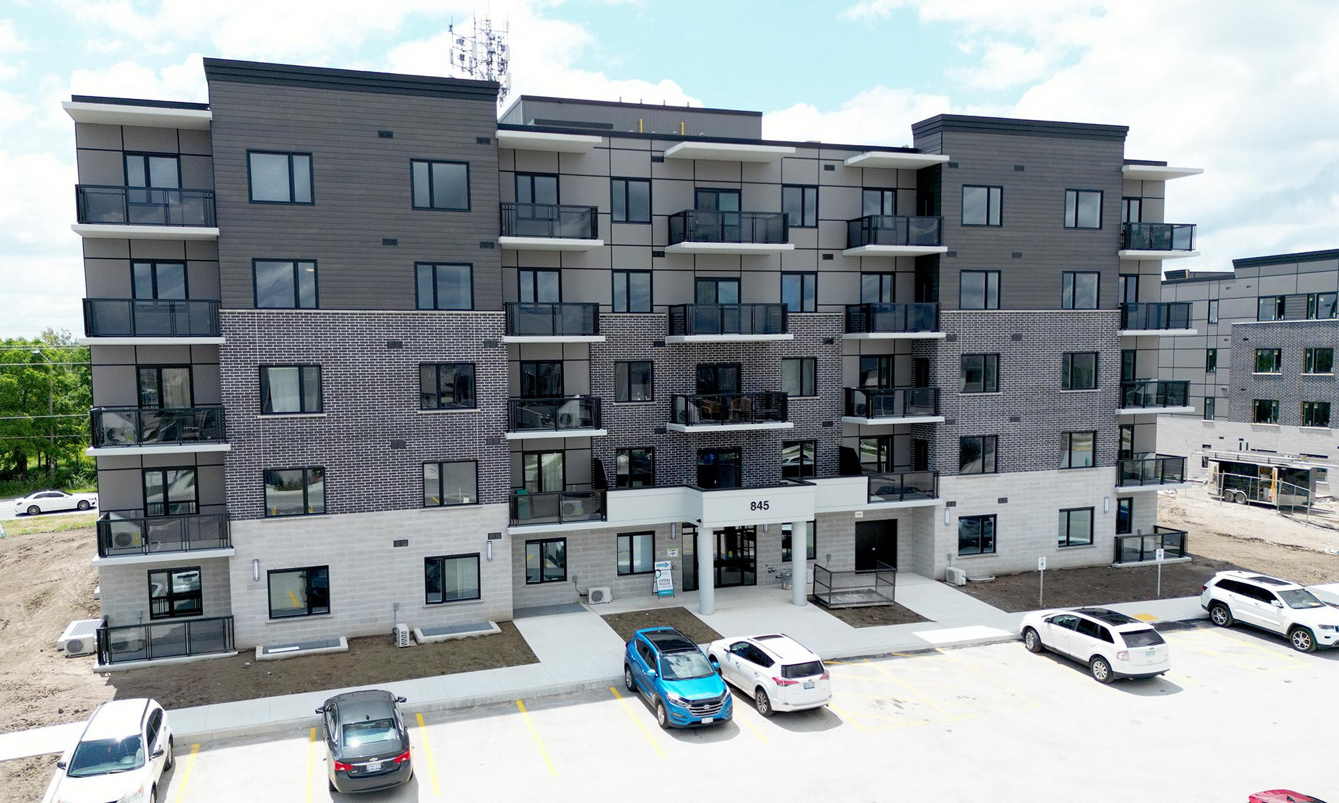Opus Apartments - Photo 3