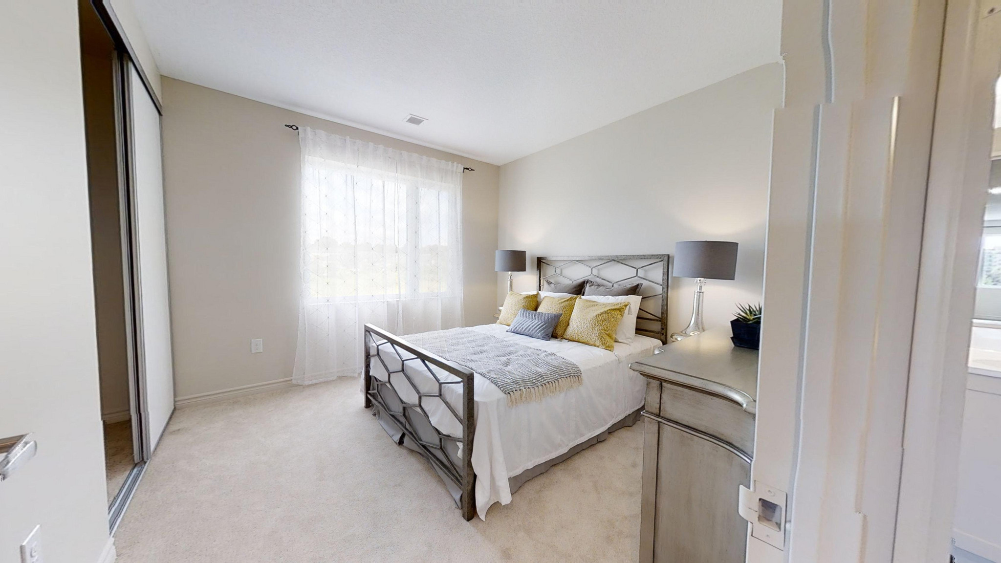 Encore Apartments - Photo 8
