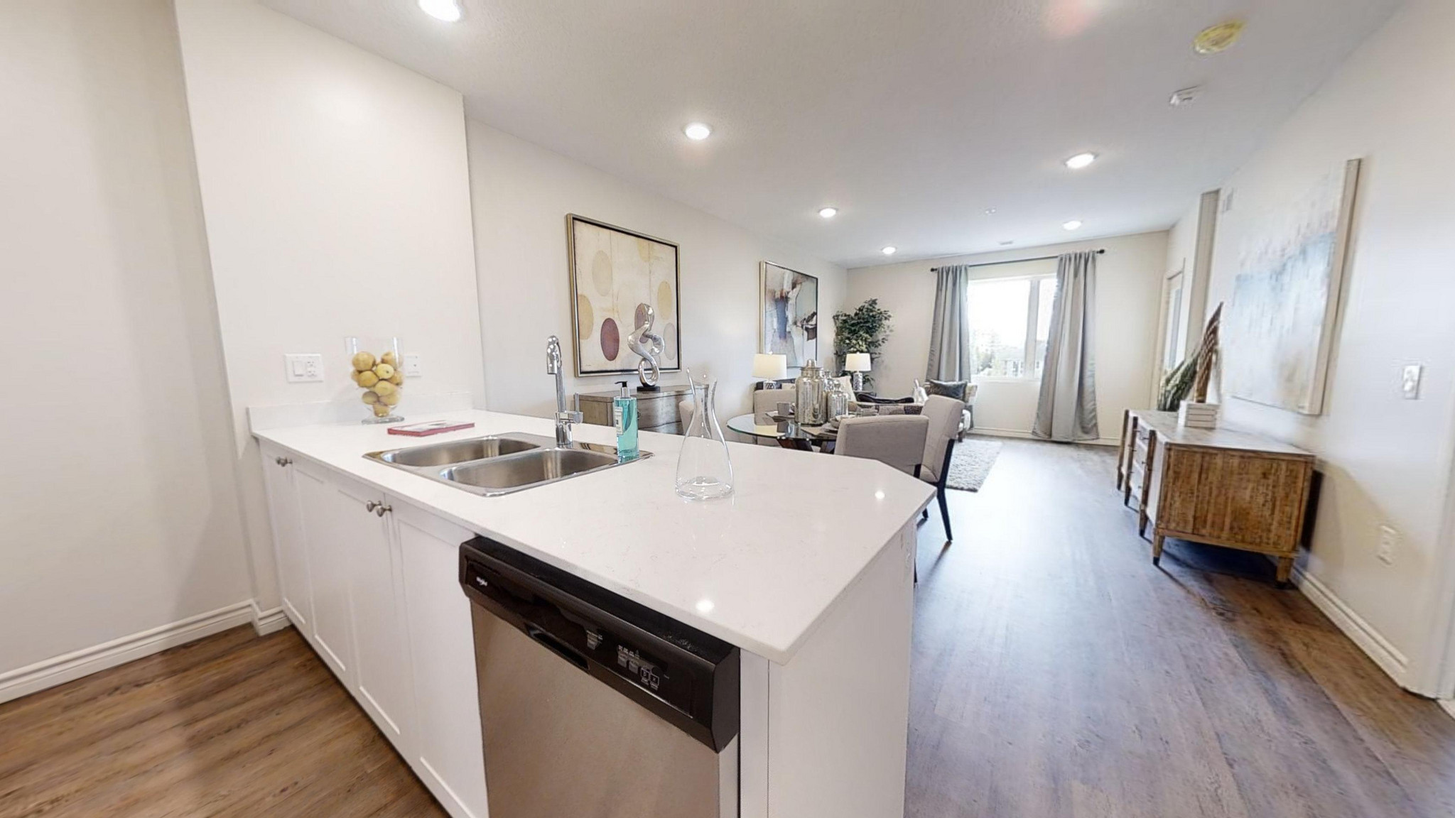 Encore Apartments - Photo 2