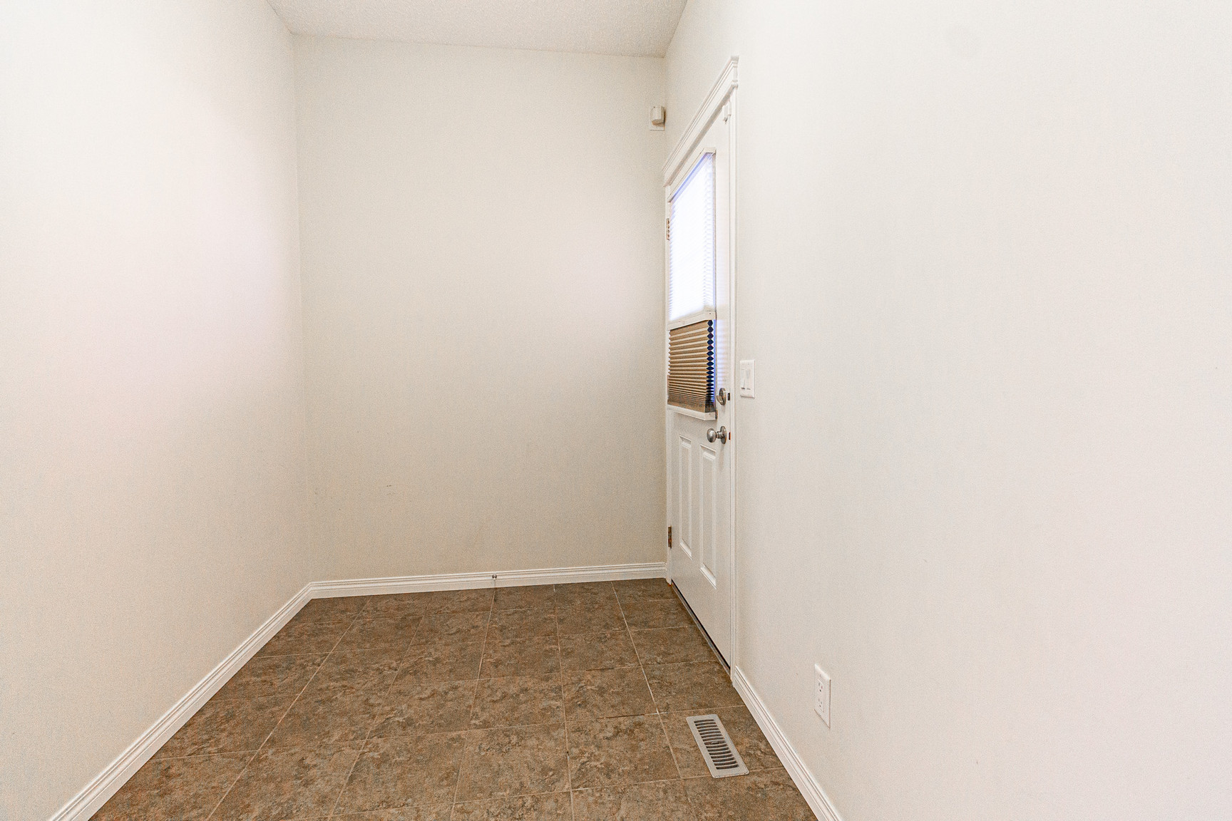 Beautiful Modern 3 Bed + 2.5 Bath Home in the Heart of Walden SE - Photo 5