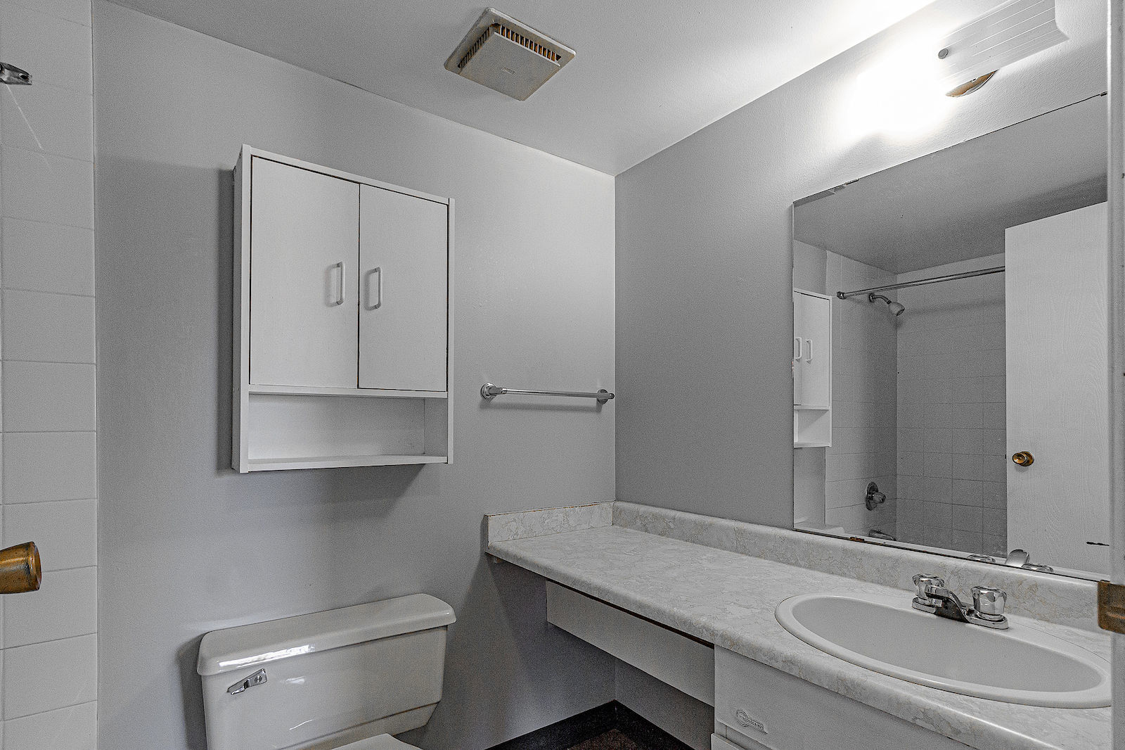 NEW LUXURY FLOORING! Sunnyside 3 Bedroom/1 Bathroom Walking Distance to Memorial! - Photo 10