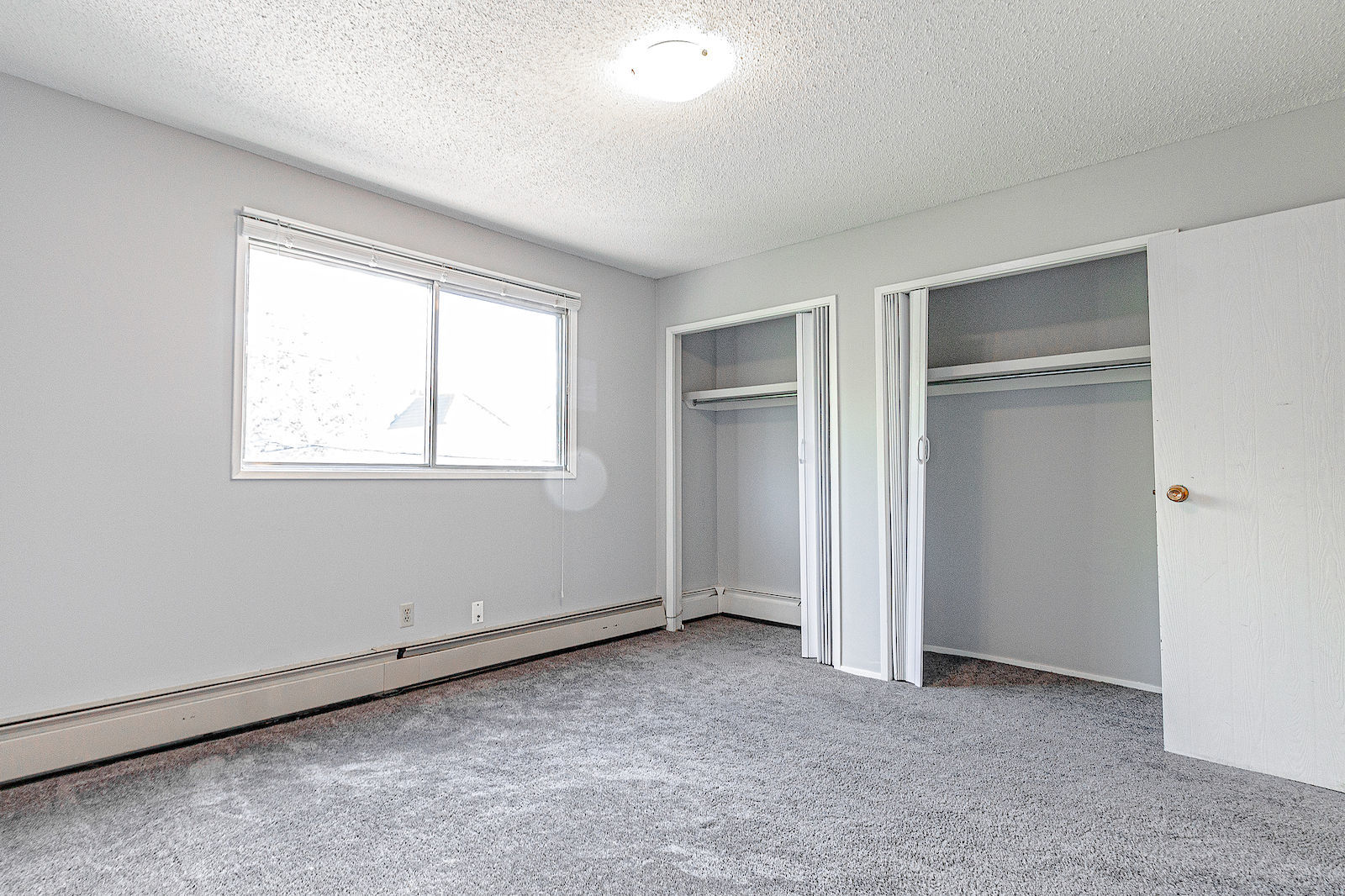 NEW LUXURY FLOORING! Sunnyside 3 Bedroom/1 Bathroom Walking Distance to Memorial! - Photo 11