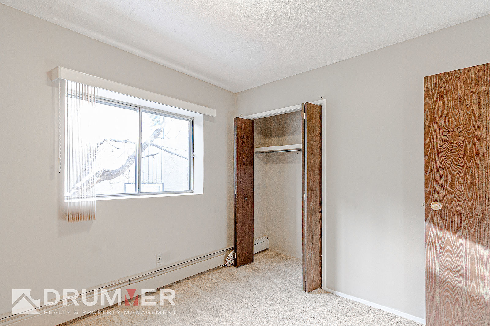 NEW LUXURY FLOORING! Sunnyside 2 Bedroom w/ Spacious Layout & the Best Location!   - Photo 30