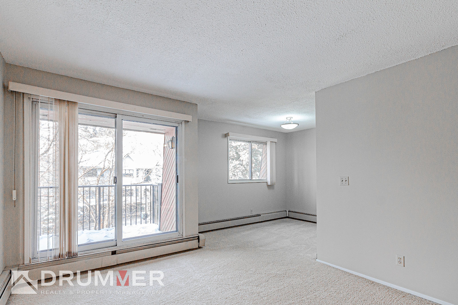 NEW LUXURY FLOORING! Sunnyside 2 Bedroom w/ Spacious Layout & the Best Location!   - Photo 16