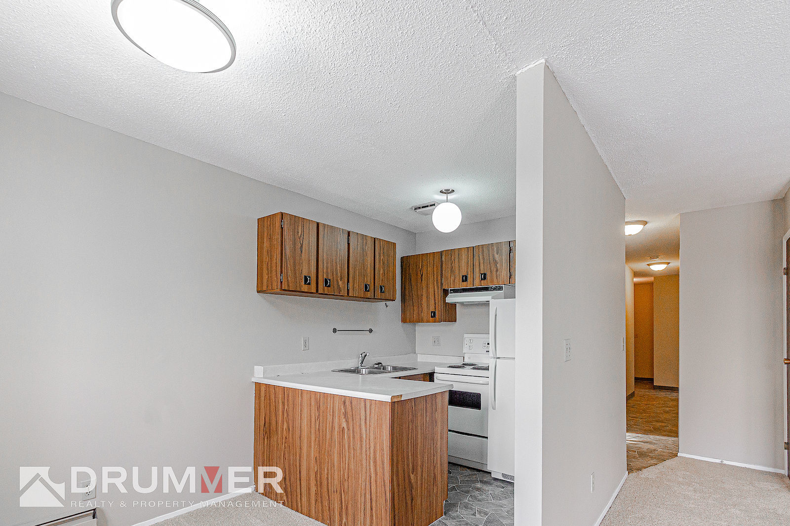 NEW LUXURY FLOORING! Sunnyside 2 Bedroom w/ Spacious Layout & the Best Location!   - Photo 10