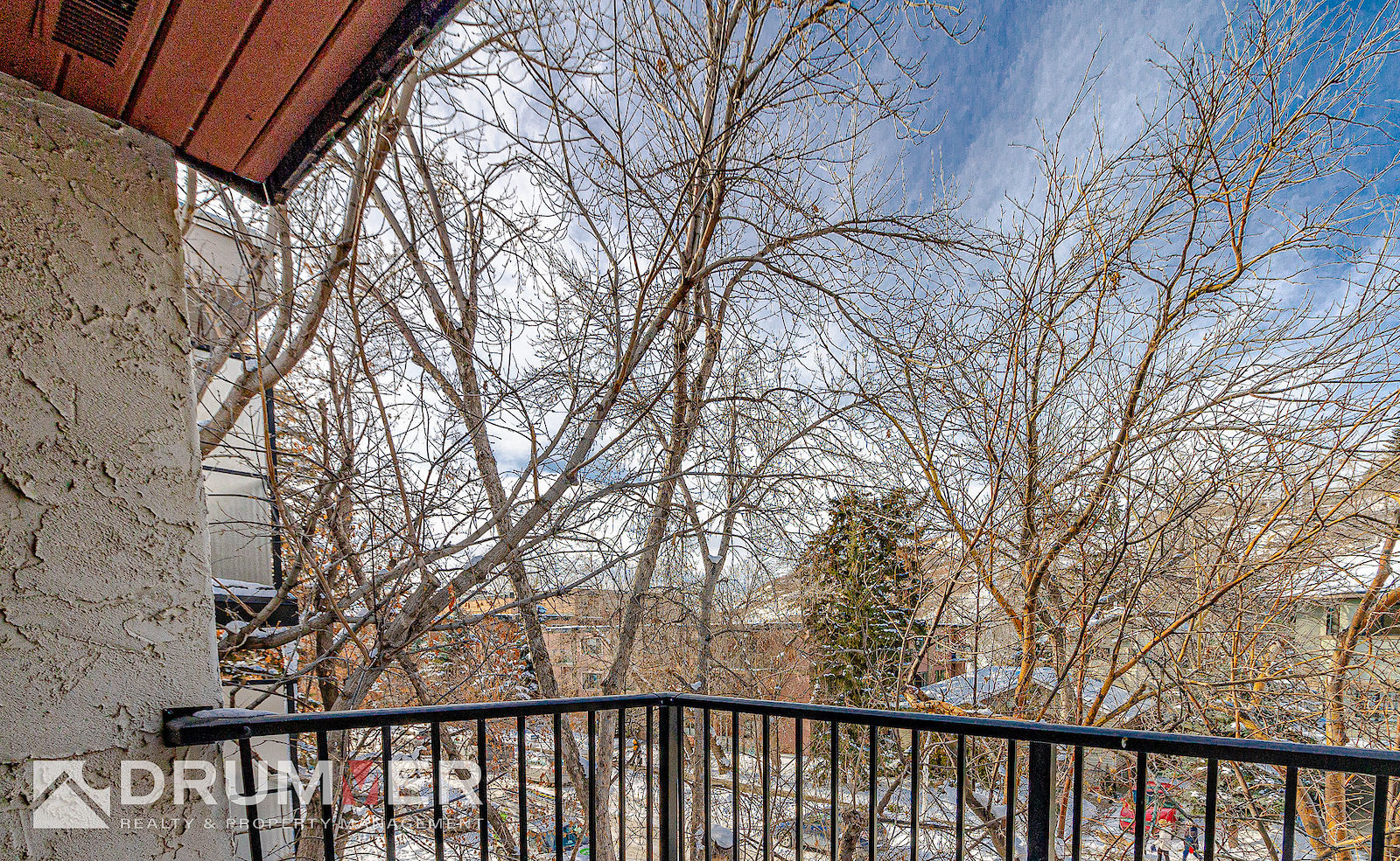 NEW LUXURY FLOORING! Sunnyside 2 Bedroom w/ Spacious Layout & the Best Location!   - Photo 18