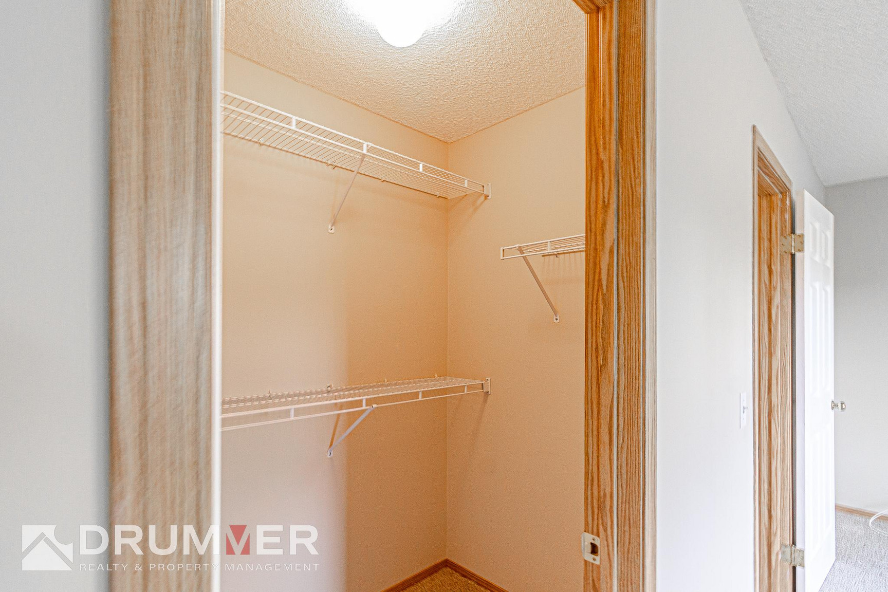 Stunning 2 Bedroom + Den Townhouse w/ Single Car Garage in Country Hills!  - Photo 39