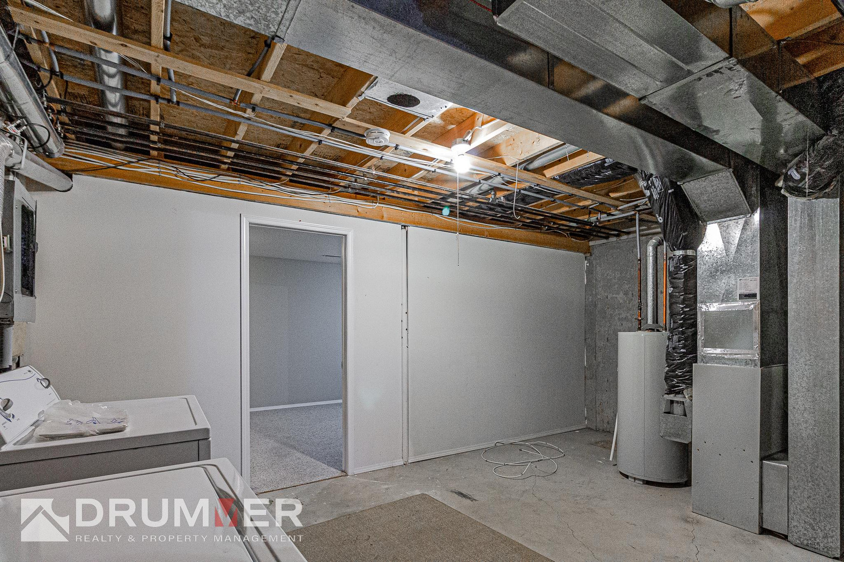 Stunning 2 Bedroom + Den Townhouse w/ Single Car Garage in Country Hills!  - Photo 27