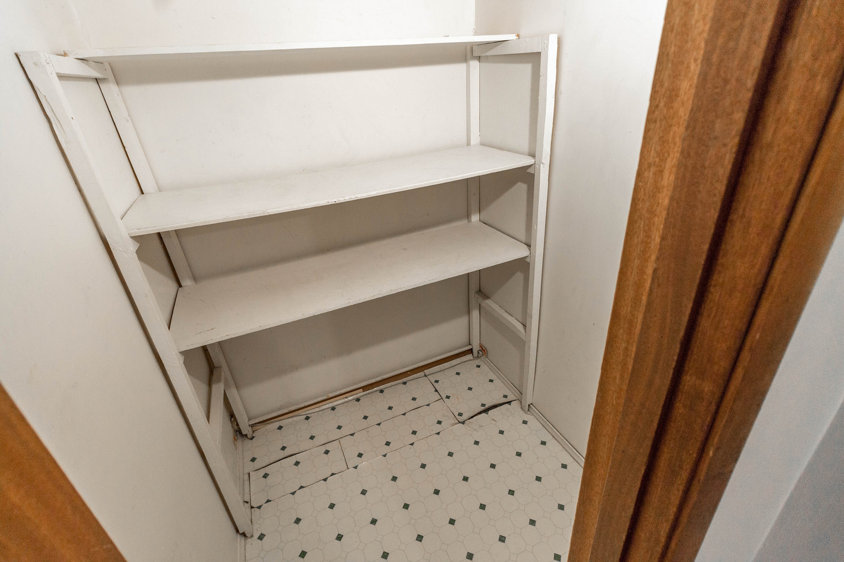 COZY 2 BED/1 BATH LOWER UNIT ACROSS FROM GOLF COURSE IN A QUIET BUILDING! - Photo 30