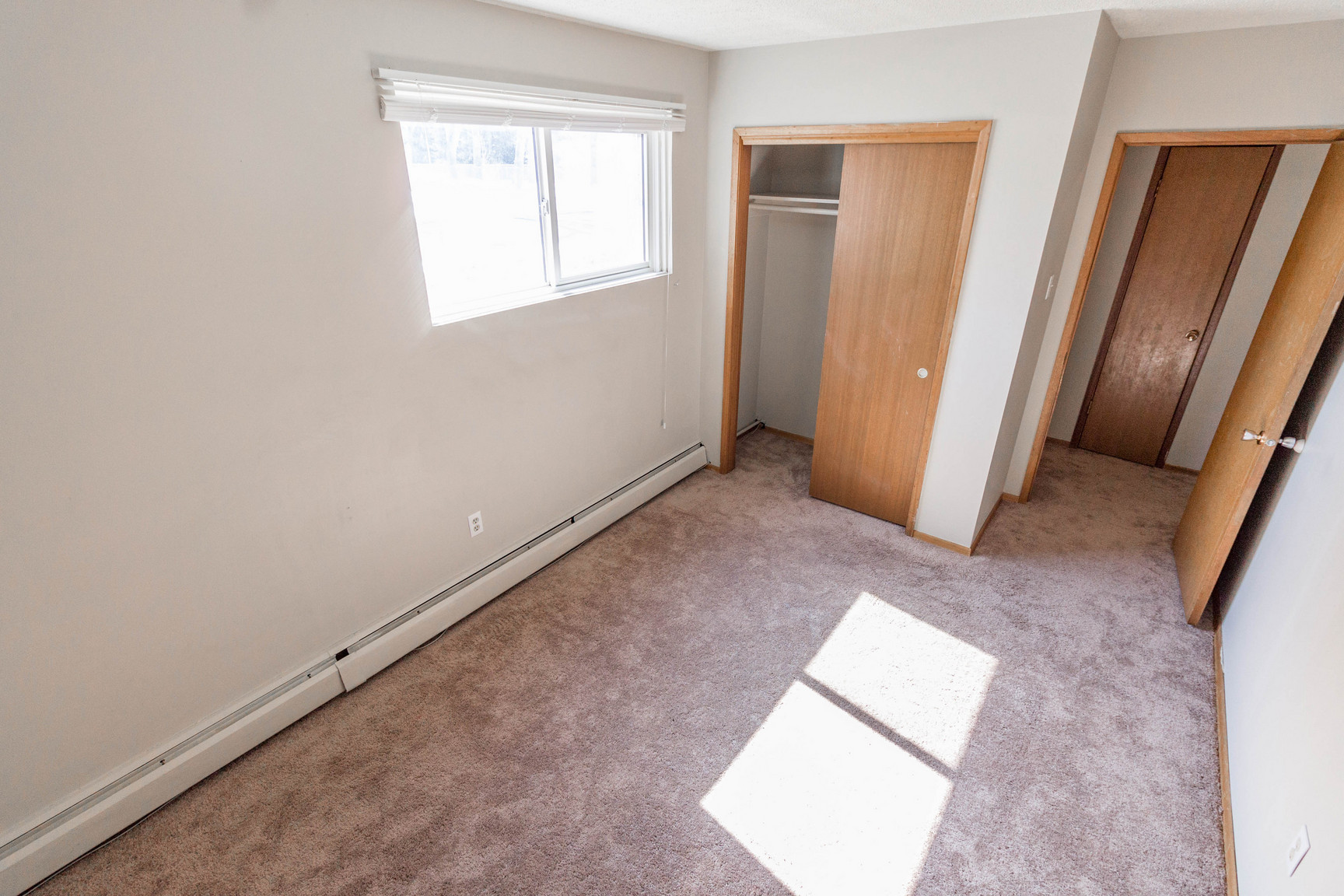 COZY 2 BED/1 BATH LOWER UNIT ACROSS FROM GOLF COURSE IN A QUIET BUILDING! - Photo 28