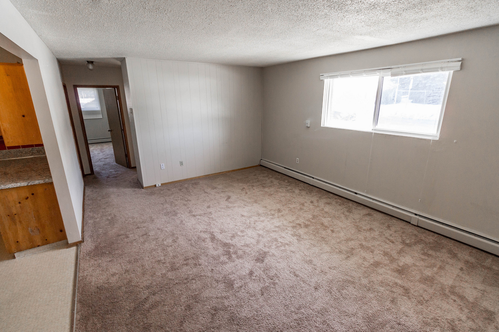 COZY 2 BED/1 BATH LOWER UNIT ACROSS FROM GOLF COURSE IN A QUIET BUILDING! - Photo 18