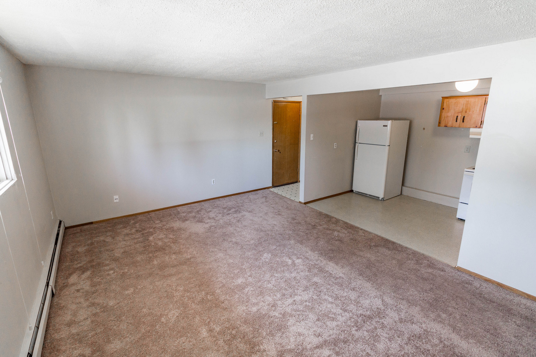 COZY 2 BED/1 BATH LOWER UNIT ACROSS FROM GOLF COURSE IN A QUIET BUILDING! - Photo 16