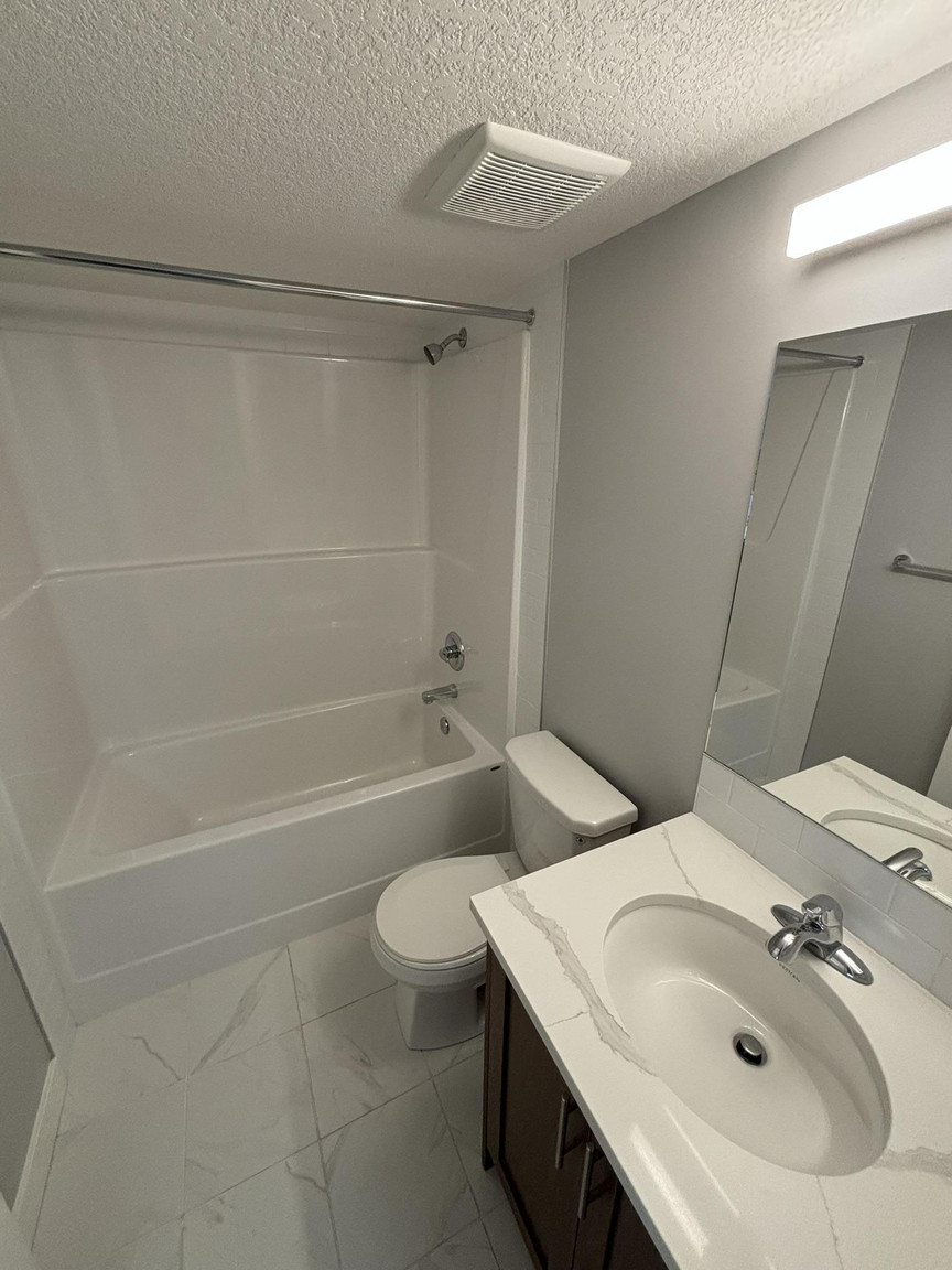 BEAUTIFUL Two Bedroom + 1 Bath Townhouse w/ A/C in Livingston!  - Photo 6