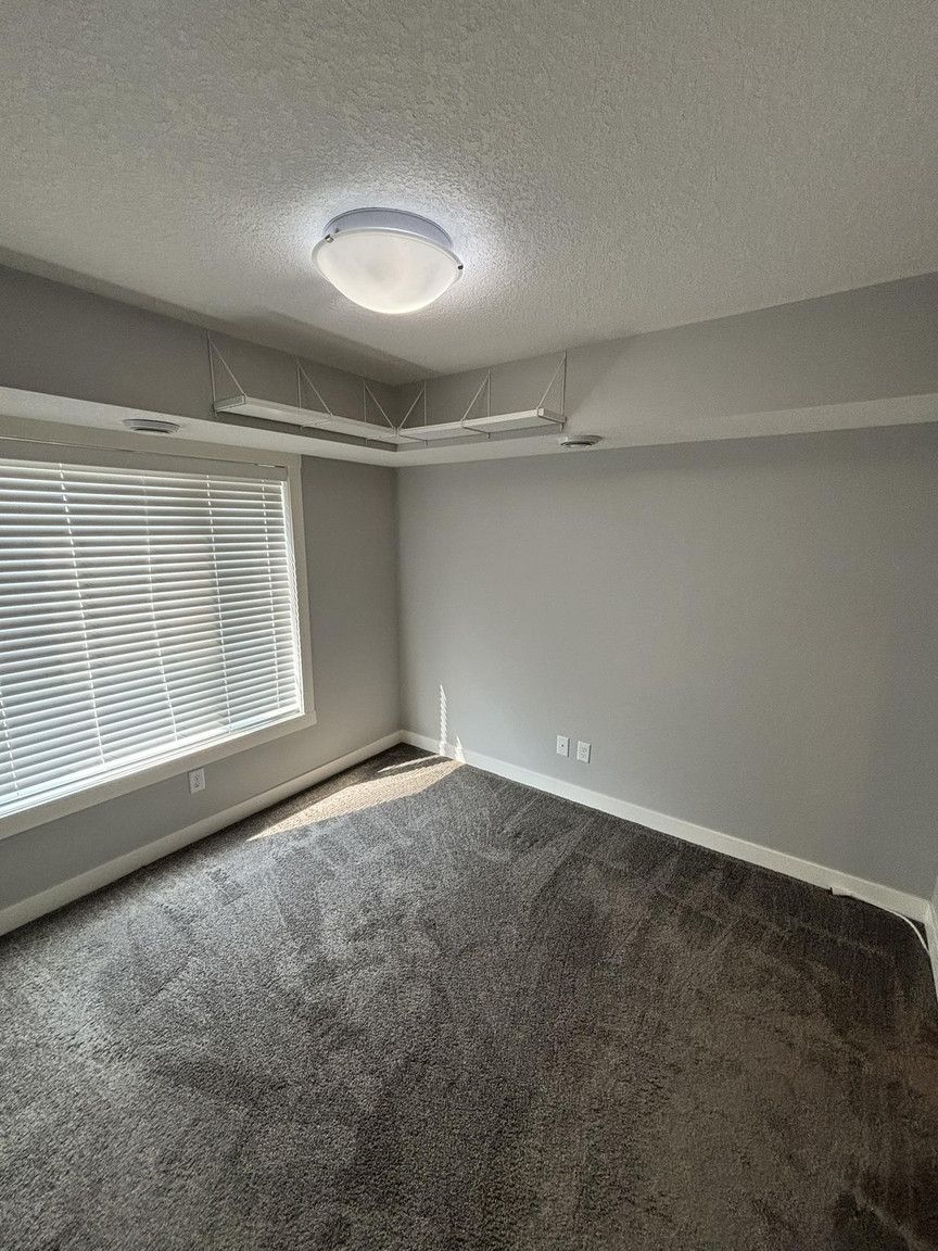 BEAUTIFUL Two Bedroom + 1 Bath Townhouse w/ A/C in Livingston!  - Photo 7