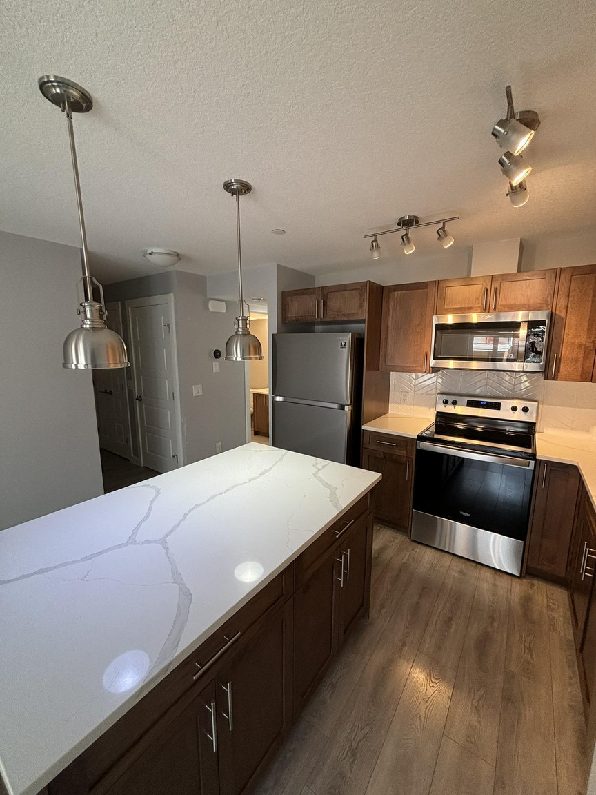 BEAUTIFUL Two Bedroom + 1 Bath Townhouse w/ A/C in Livingston!  - Photo 4