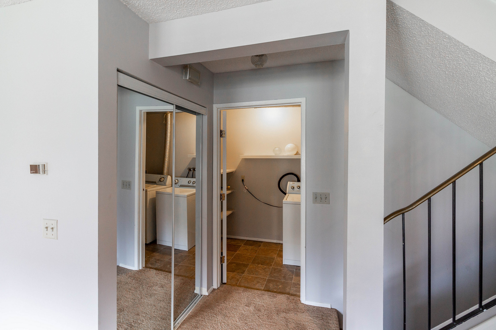 PET FRIENDLY!! 2 Bedroom Condo/Townhouse in Braeside - Available July 1st! - Photo 5