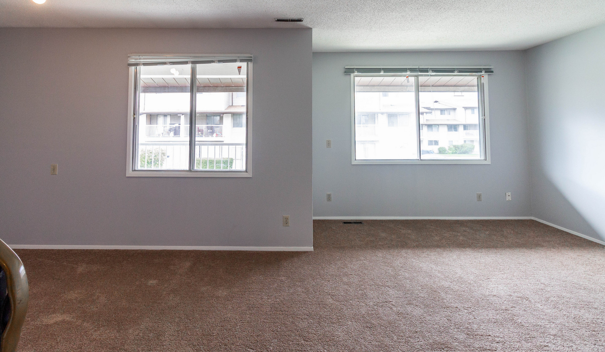 PET FRIENDLY!! 2 Bedroom Condo/Townhouse in Braeside - Available July 1st! - Photo 4