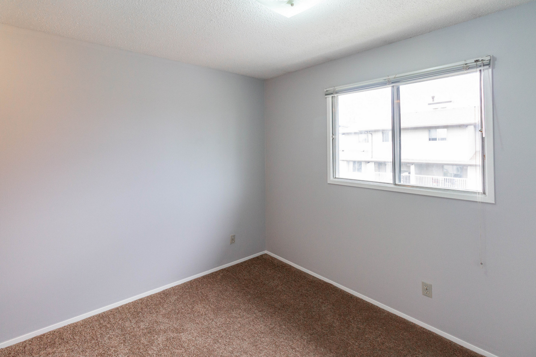 PET FRIENDLY!! 2 Bedroom Condo/Townhouse in Braeside - Available July 1st! - Photo 15