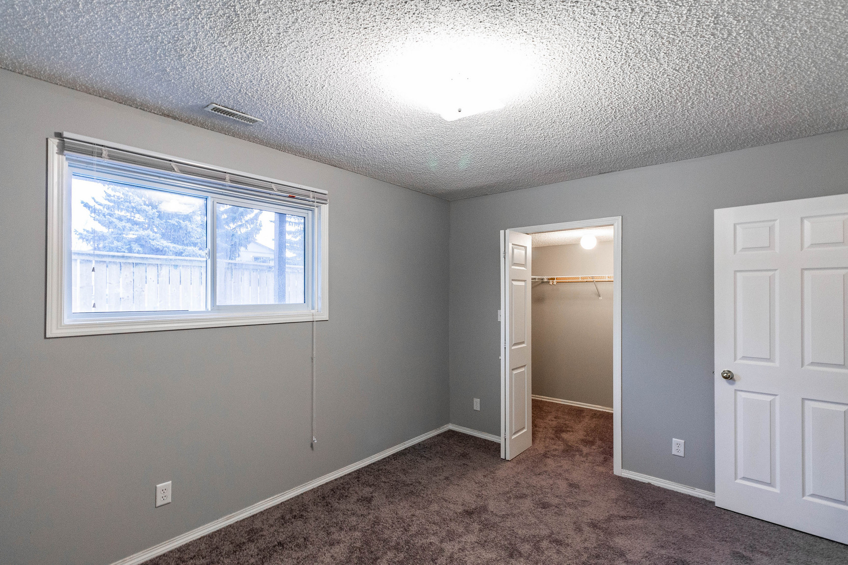 Spacious 3-Bedroom Suite in Okotoks – Bright, Comfortable Living on Oak Ave - Photo 12