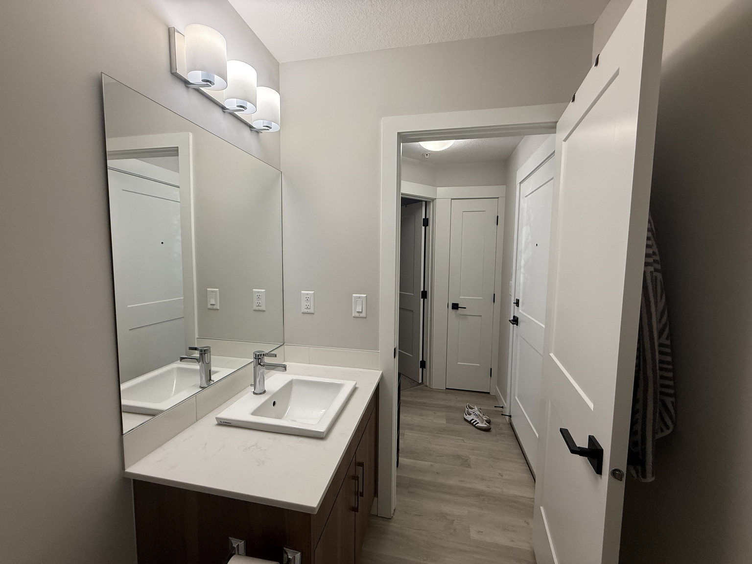 Beautiful Main Floor Condo | 2 Bedrooms + 1 Bath | Bright & Inviting Living Space - Photo 7