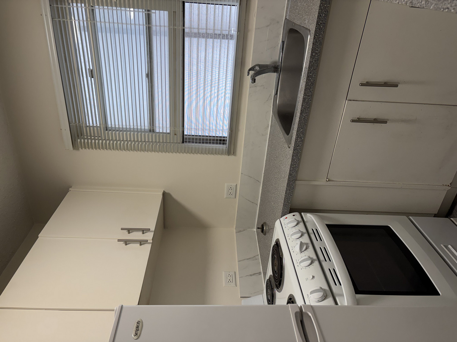 Charming Mission Condo | Bright 1 Bed + 1 Bath in Prime Inner-City Location! - Photo 3