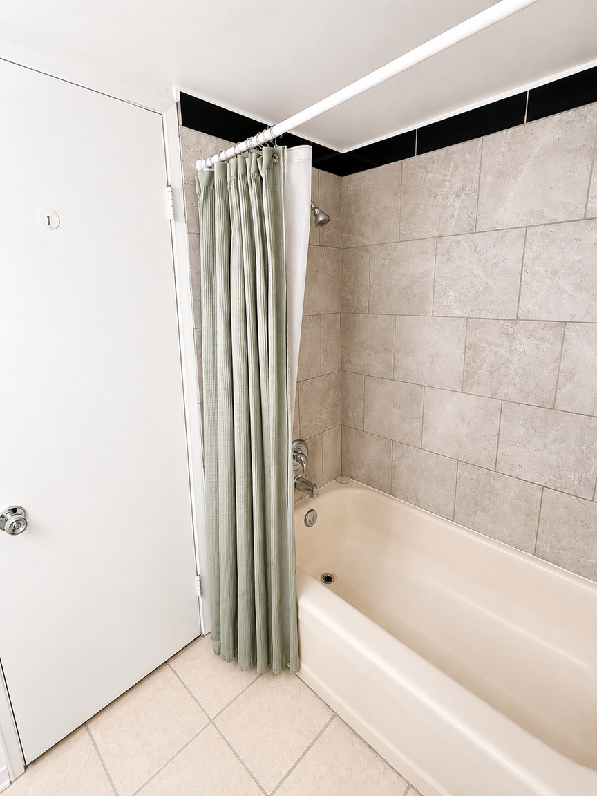 RENOVATED/TOP-FLOOR, 1 bed/1 bath apartment in MISSION!! - Photo 10