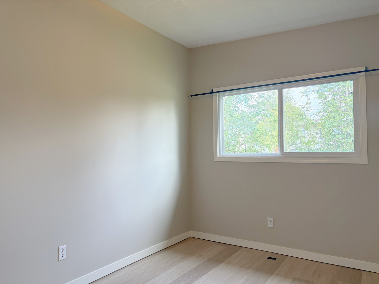 BRIGHT & UPDATED 4 Bed + 2 Bath w/ Rec Room in North Haven NW!  - Photo 19