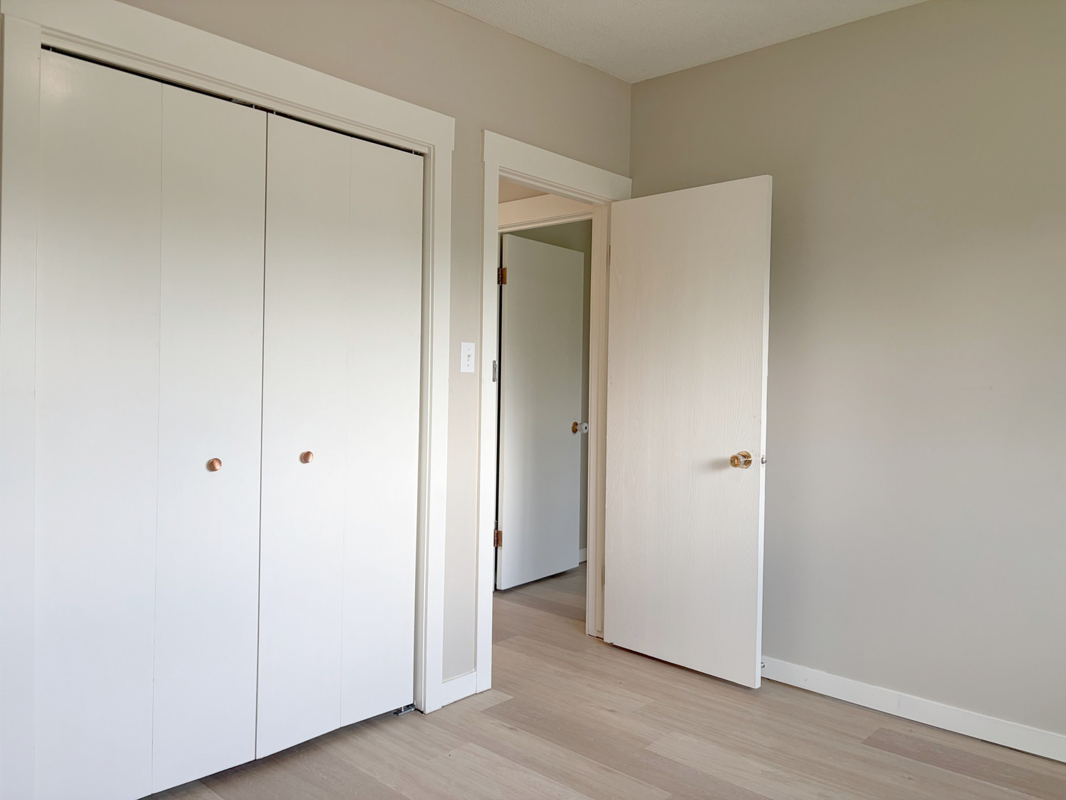BRIGHT & UPDATED 4 Bed + 2 Bath w/ Rec Room in North Haven NW!  - Photo 20